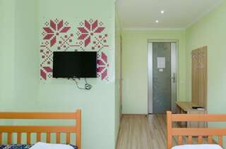 Хостелы Hostel Veselka - Key2Gates Киев Бюджетный двухместный номер с 2 отдельными кроватями-12