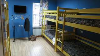Хостелы Hostel Veselka - Key2Gates Киев Кровать в общем 8-местном номере для мужчин и женщин-3