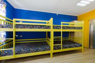 Хостелы Hostel Veselka - Key2Gates Киев Кровать в общем 8-местном номере для мужчин и женщин-4
