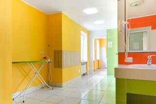 Хостелы Hostel Veselka - Key2Gates Киев Односпальная кровать в 12-местном общем номере для мужчин и женщин-1