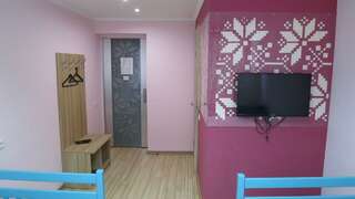 Хостелы Hostel Veselka - Key2Gates Киев Бюджетный двухместный номер с 2 отдельными кроватями-4